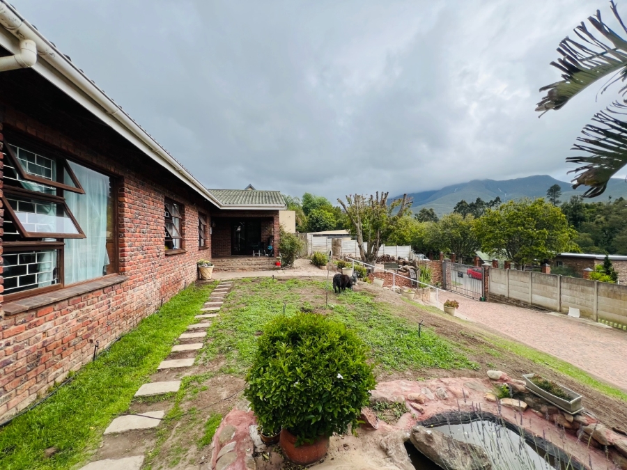 4 Bedroom Property for Sale in Twee Rivieren Western Cape